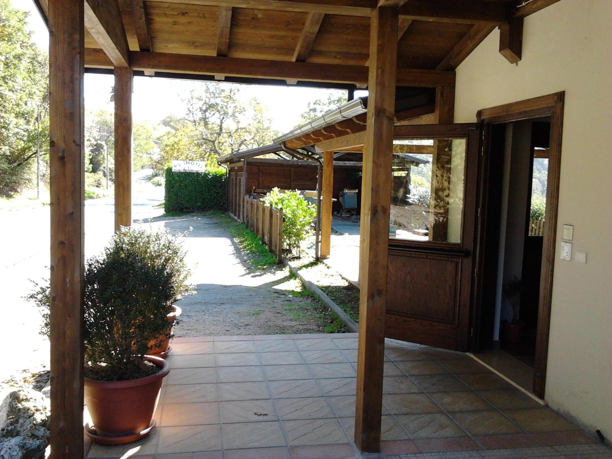 Agrihotel Papaya San Pietro Apostolo Exterior photo